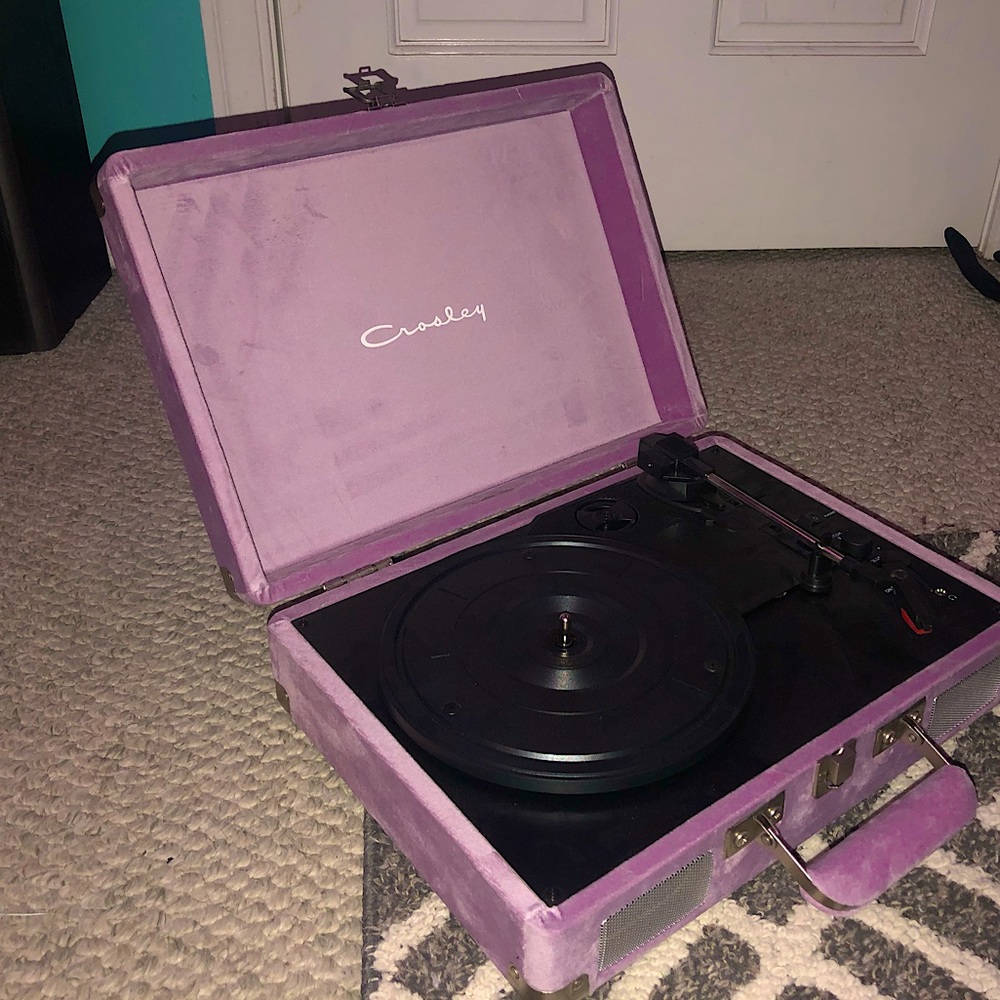 CROSLEY PORTABLE TURNTABLE